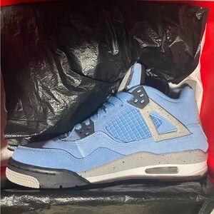University Blue Jordan 4’s Big Kids Size 5.5Y